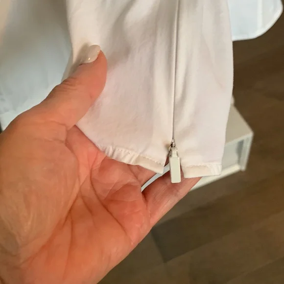 BOSS SESY, CUTE, BEAUTIFUL, FLATTERING BLOSE - Picture 5 of 16